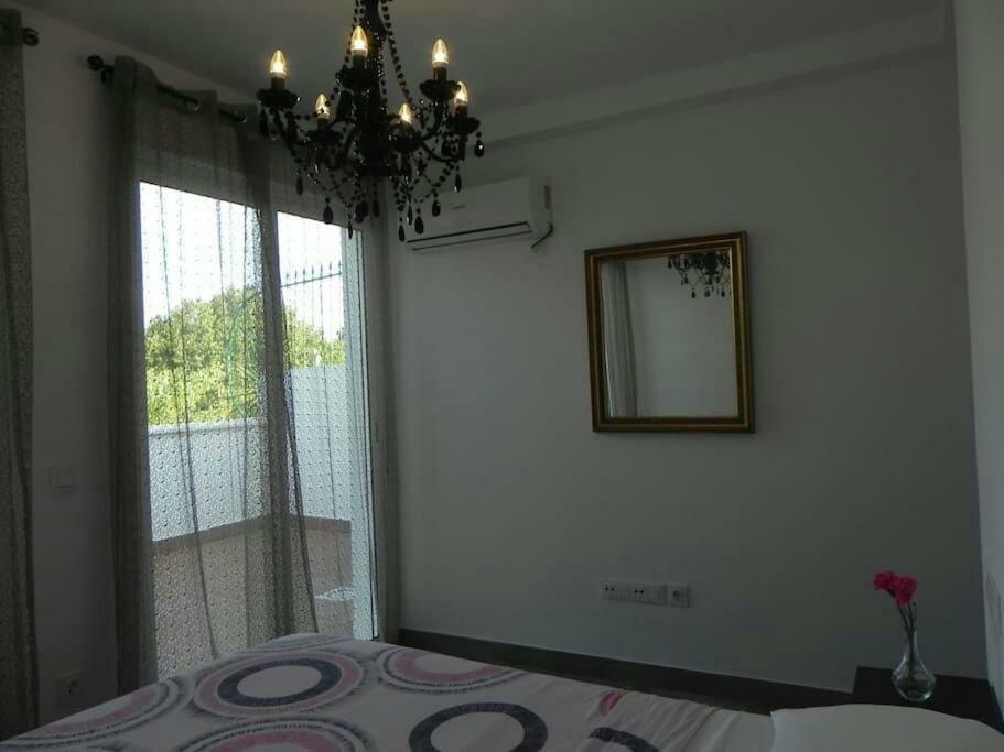 Atico Con Terraza En Alameda De Hercules Sevilla Eksteriør billede