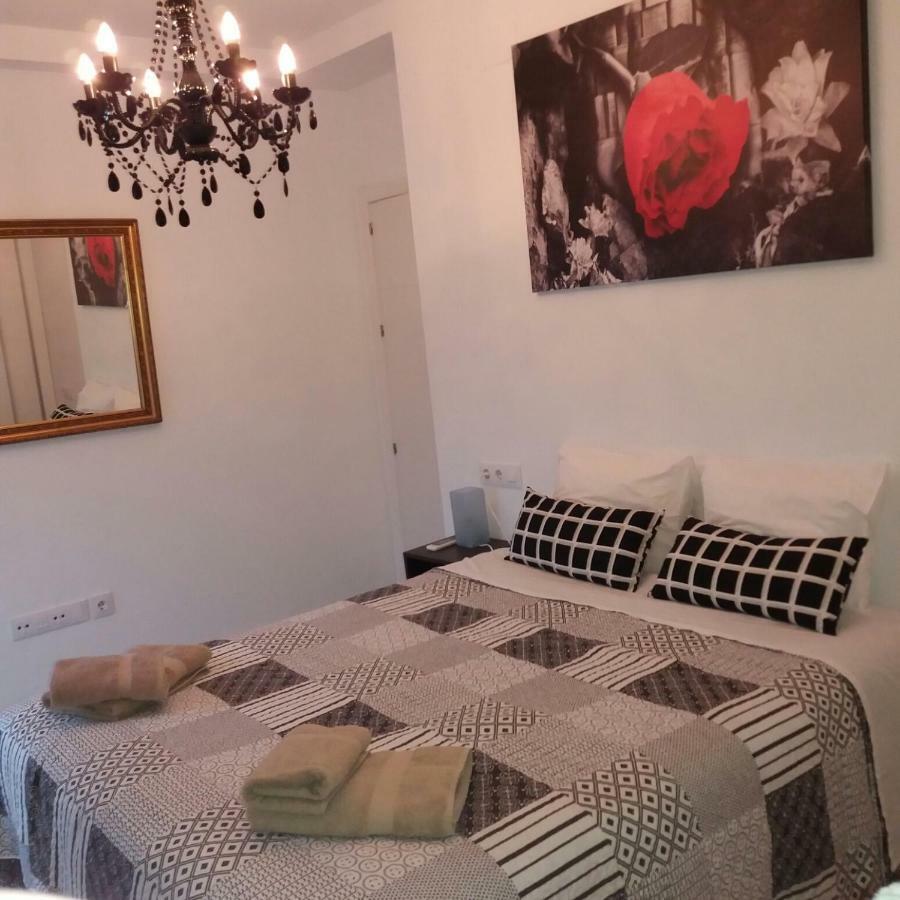 Atico Con Terraza En Alameda De Hercules Sevilla Eksteriør billede
